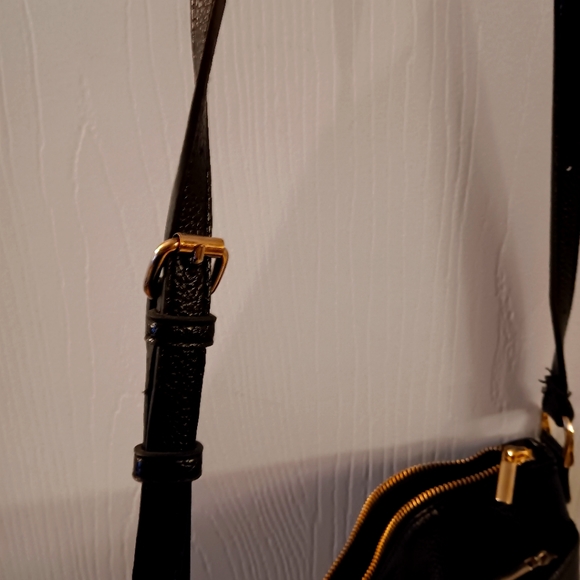 Black adjustable over the shoulder bag - Picture 3 of 6